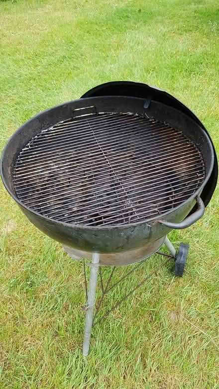 Photo of free Old Weber charcoal kettle bbq (TN11 Hildenborough) #3