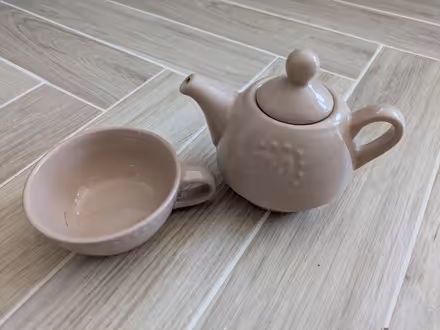 Photo of free Cute Teapot for One (Enfield EN2) #2