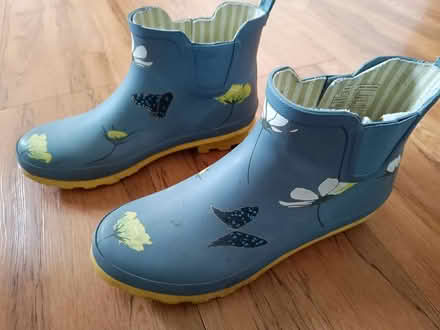 Photo of free Womens rain boots - size 7 (LU7 Leighton Buzzard) #2