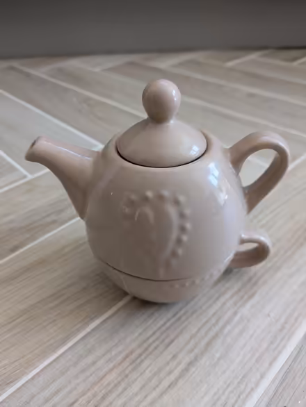 Photo of free Cute Teapot for One (Enfield EN2) #1