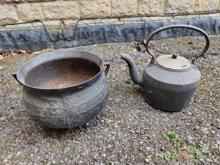 Photo of free Cauldron and kettle (Eynsham OX29) #1