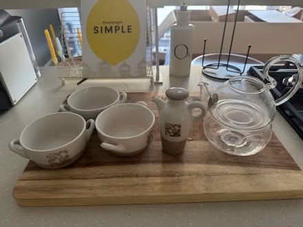 Photo of free Kettle, Toaster and Dishes (Ealing W5) #3