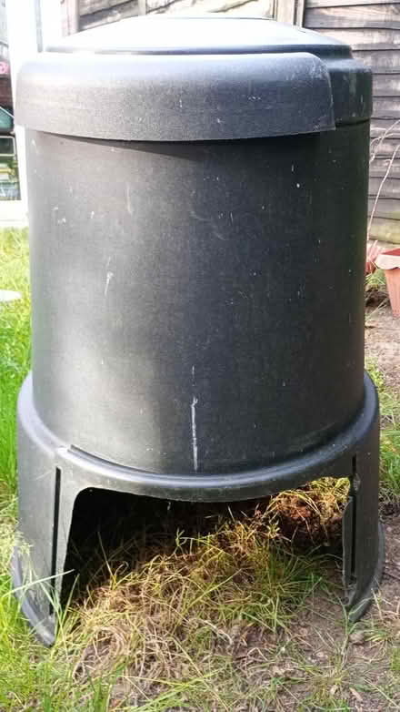 Photo of free Compost bin (OX4 Greater leys) #1