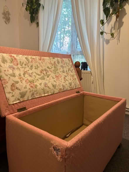 Photo of free Pink storage ottoman box vintage (W10 5NH) #1