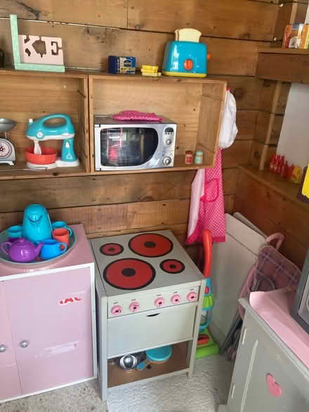 Photo of free Play kitchen (Cricket Road OX4) #4