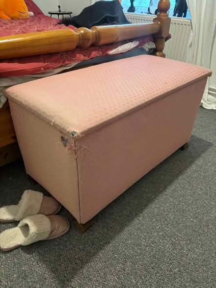 Photo of free Pink storage ottoman box vintage (W10 5NH) #2