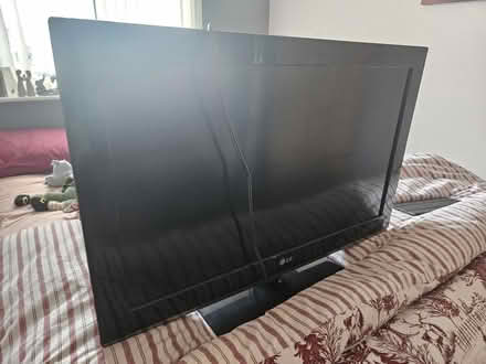 Photo of free LG 32inch TV (Tadley, RG26) #1
