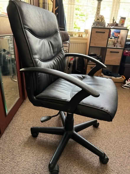 Photo of free Desk chair (Coulsdon, Surrey) #3