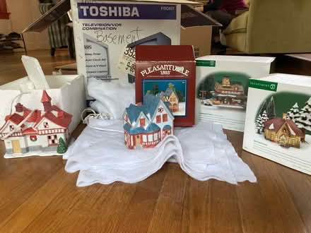 Photo of free Christmas Village (NE Seattle, near Roosevelt HS) #1