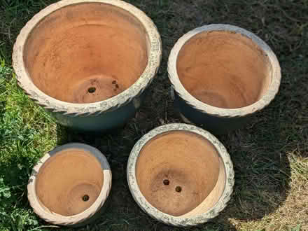 Photo of free Outdoor plant pots (Wallington PO16) #4