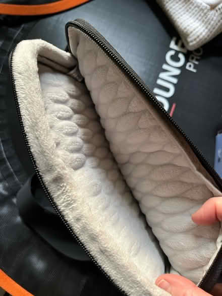 Photo of free Laptop / ipad carry case (Surbiton KT6) #3
