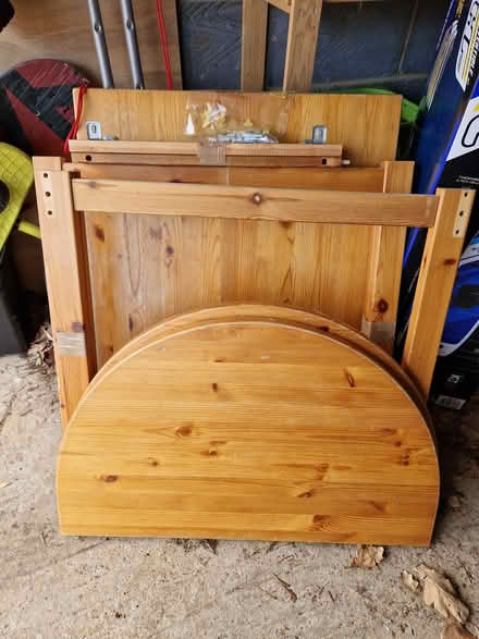 Photo of free Table (Walton-on-Thames KT12) #1