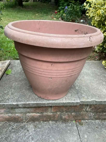 Photo of free Enormous flower pot (Wimbledon Park SW19) #1