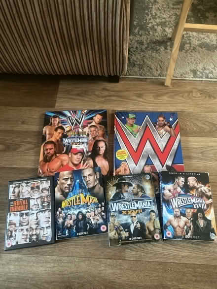 Photo of free Topps WWE Slam Attax Collectors Binder , Annuals (Whins of Milton FK7) #3