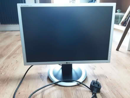 Photo of free LG computer monitor (Warton LA5) #1