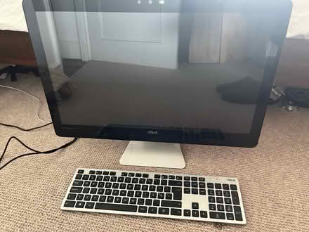 Photo of free Desktop and screen all in one (Stamford Hill N16) #1