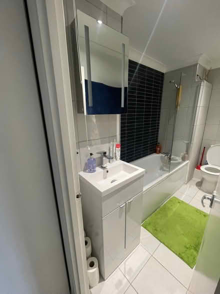 Photo of free Full bathroom suite (NW2) #4