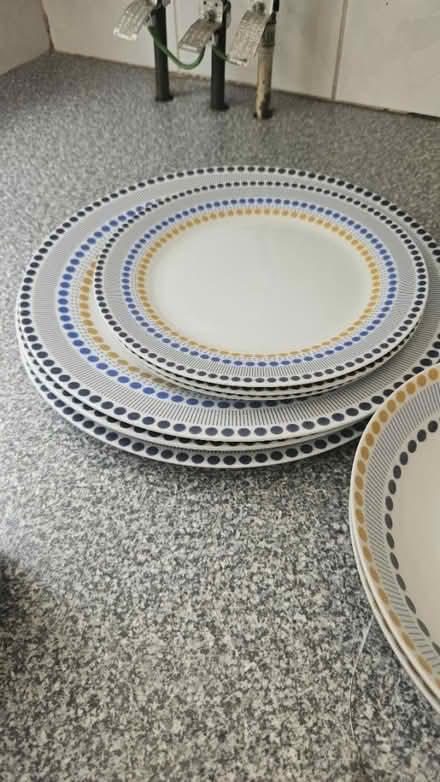 Photo of free Dinner set (HA2) #3