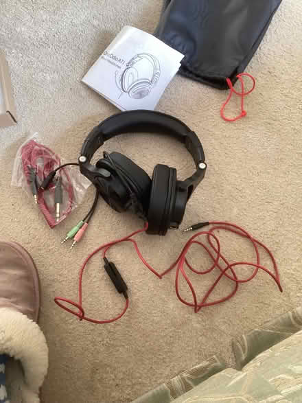 Photo of free Headphones (Crowborough Warren TN6) #2