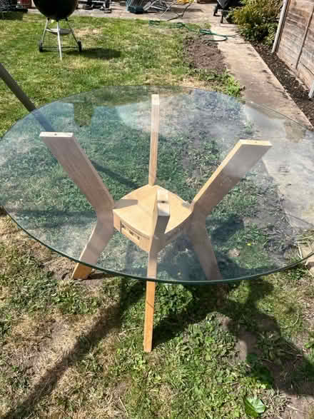 Photo of free Table (North cheam SM3) #1