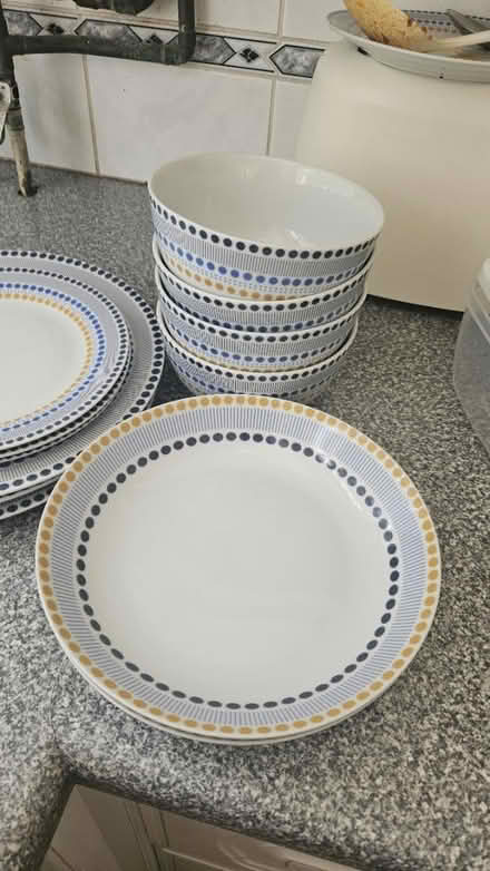 Photo of free Dinner set (HA2) #2