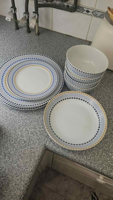 Photo of free Dinner set (HA2) #1