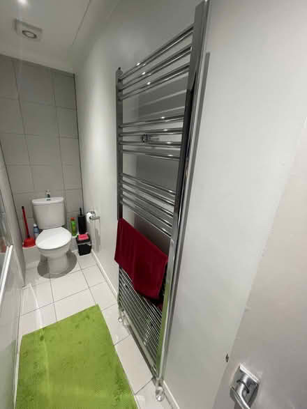 Photo of free Full bathroom suite (NW2) #1