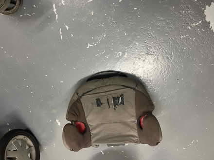 Photo of free Child seat -Maxi cosi (TW1) #1