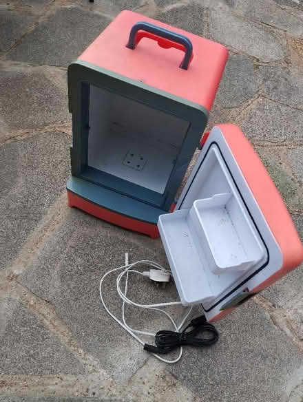 Photo of free Small cooler/heater (Welling DA16) #3