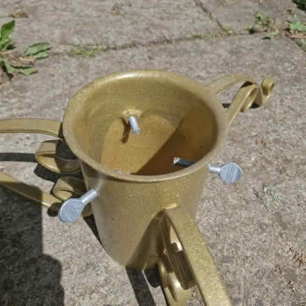 Photo of free Christmas tree stand (Owlpen GL11) #2