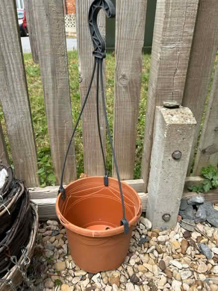 Photo of free Plastic plant pots (Northmoor OX29) #2
