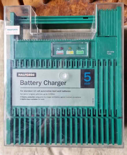 Photo of free Vehicle battery charger (Twickenham TW1 (St Margarets)) #1