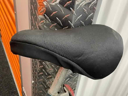 Photo of free Men's Bicycle with Tire Pump (Just outside of Park Slope) #3