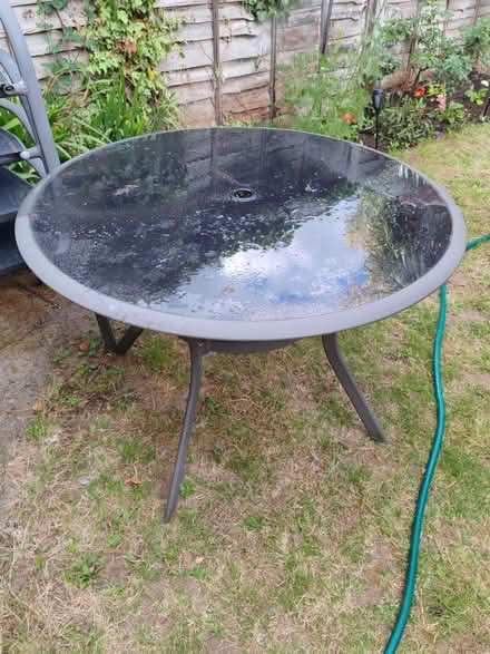 Photo of free garden table, chairs (Co4) #1