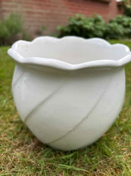 Photo of free 5 ceramic pots (Fareham PO16) #2