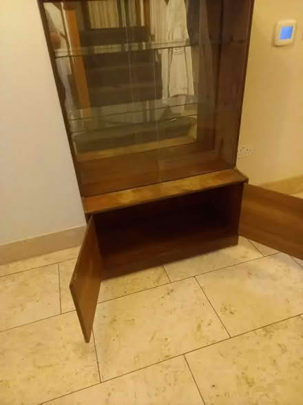 Photo of free Vintage Sideboard/Dresser/Display Cabinet (Oakhurst SN5) #2