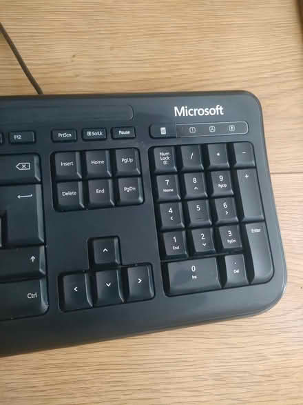 Photo of free Microsoft usb keyboard (Llanberis LL55) #2