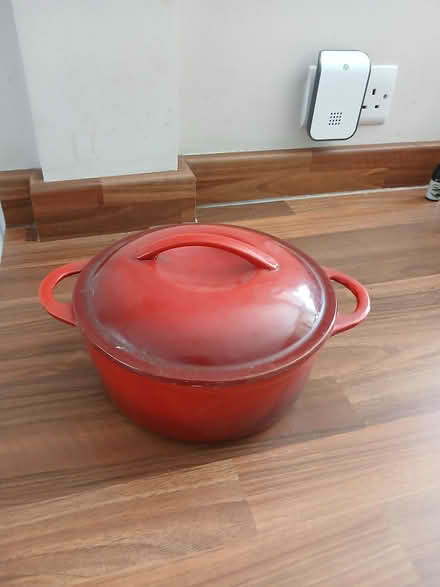 Photo of free cast oin pot (Newport pagnell) #1
