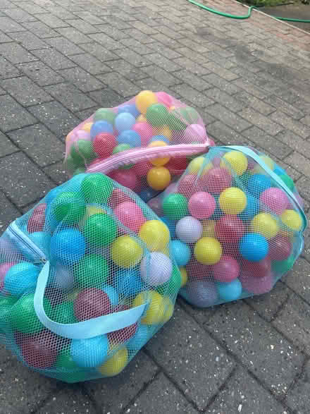 Photo of free Plastic balls for ball pit (Newthorpe) #1