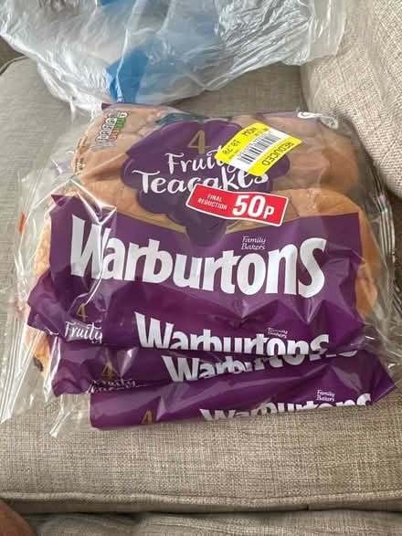 Photo of free 3x Fruit tea cakes (Wf82fy) #1