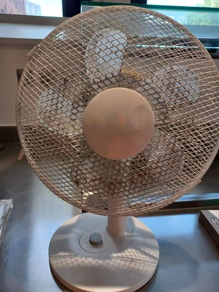 Photo of free Table top fan (London WC2H) #1