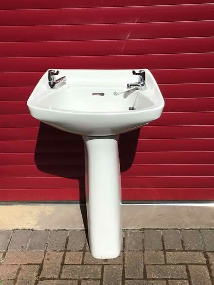 Photo of free Bathroom Basin & pedestal (Englefield Green TW20 0) #1