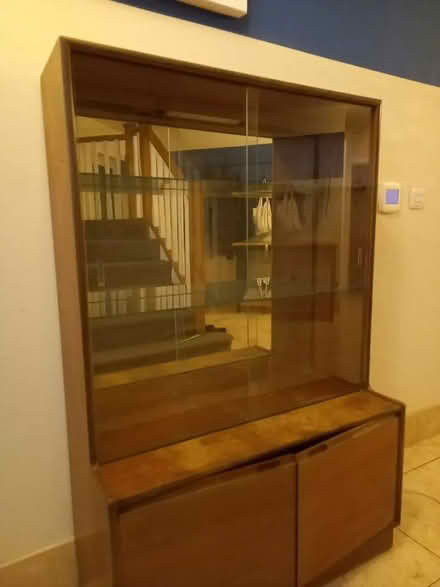 Photo of free Vintage Sideboard/Dresser/Display Cabinet (Oakhurst SN5) #4