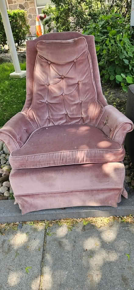 Photo of free CURBSIDE URGENT -Armchair (City Yonge/Wellesley) #1