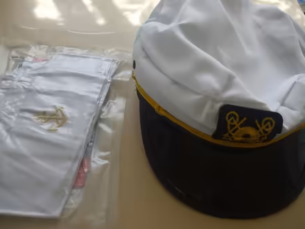 Photo of free Party sailor's hats (Stretford M32) #1