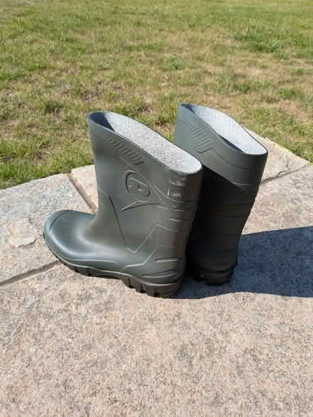 Photo of free Pair of short wellies size 9/43 (Wareham BH20) #3