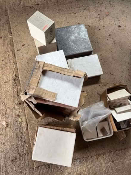 Photo of free Tiles, wall and floor (Pednor Bottom HP5) #1