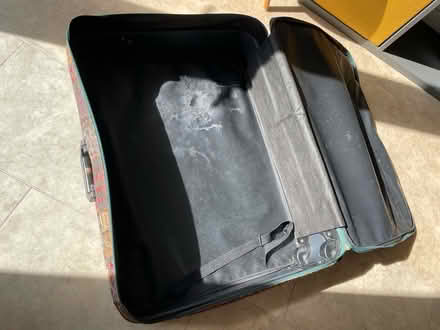 Photo of free Medium suitcase on wheels (CT10) #1