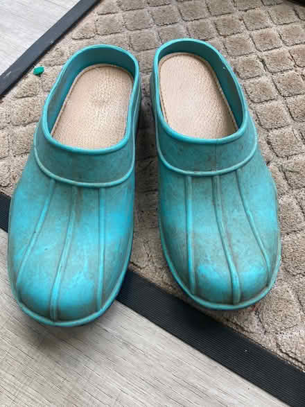 Photo of free Slip on shoes (Burnage M19) #1