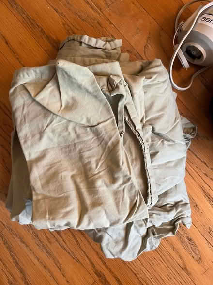 Photo of free Queen air mattress with sheets (22209) #2